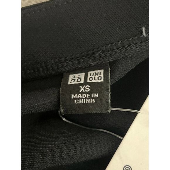 Uniqlo 3/4 Sleeve Solid Black Bell Sleeve Top Women’s Size XS NWT - Picture 4 of 6